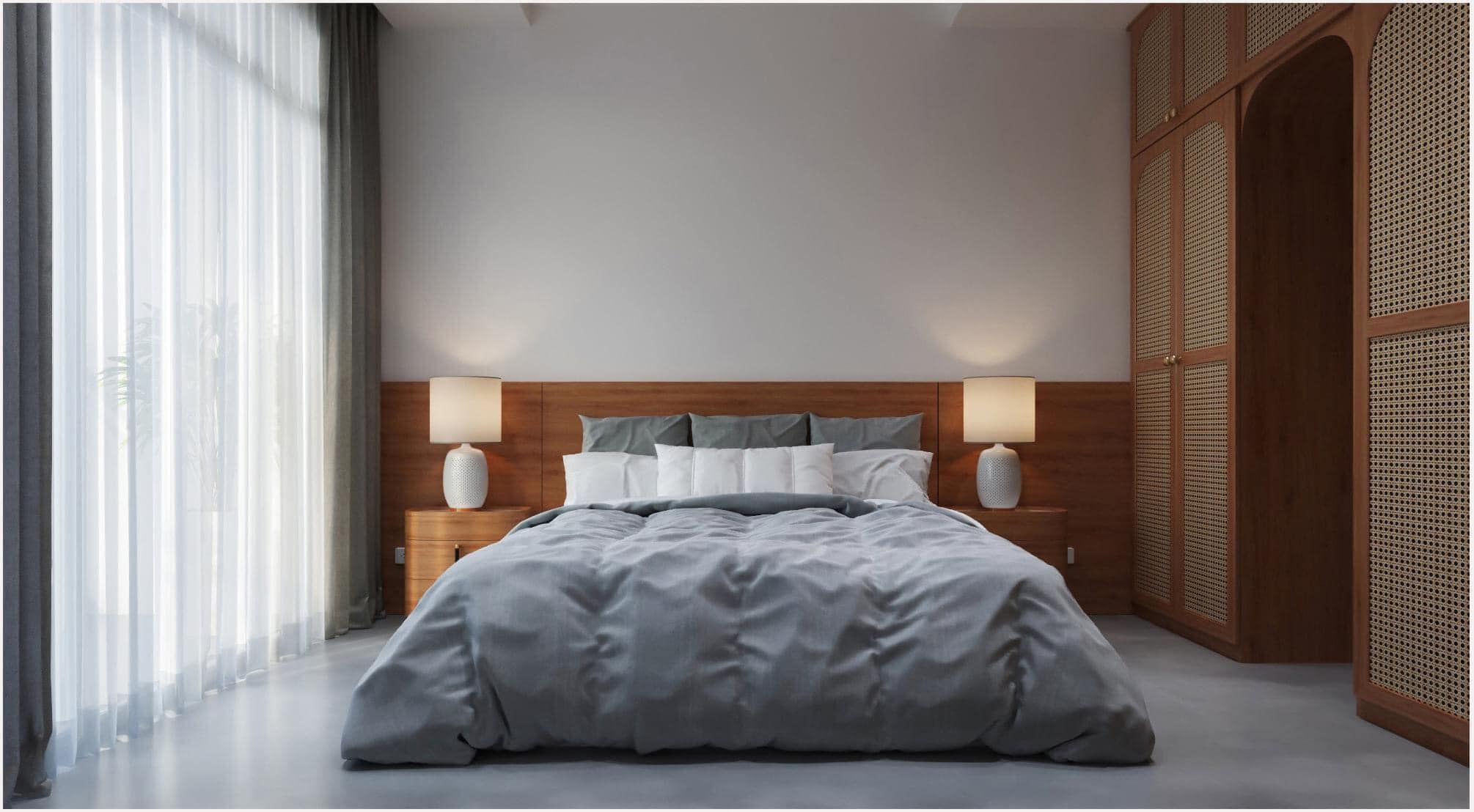 Nội thất gỗ tự nhiên tông màu ấm kết hợp với màu sắc tối giản nhã nhặn của ga giường, rèm cửa tọa không gian đơn giản nhẹ nhàng
